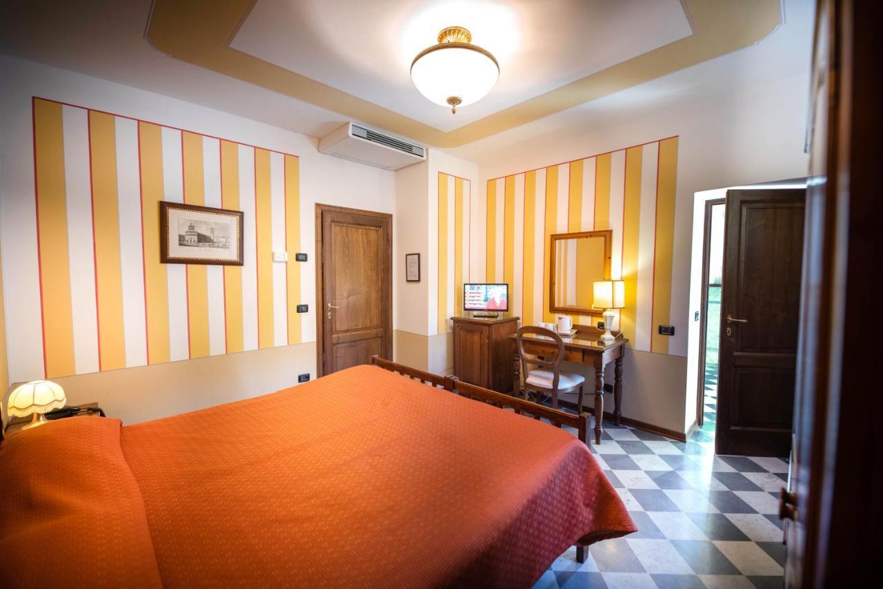 Park Hotel Regina - With Air-Condition And Pool バーニ・ディ・ルッカ エクステリア 写真